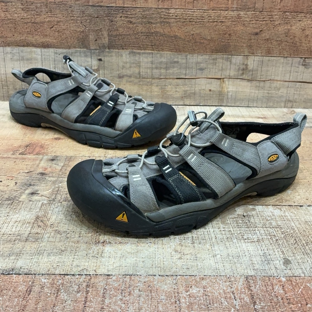 KEEN Sandals Mens Size 14 47.5 Gray Suede Fisherman Closed Toe Water Shoes